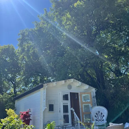 Sous Le Chant Du Chene Bed & Breakfast *