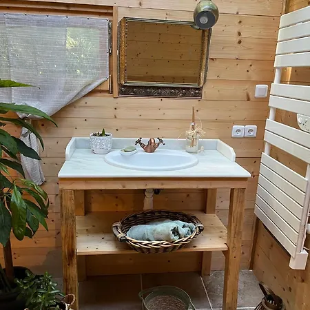Bed & Breakfast Sous Le Chant Du Chene La Roque-d'Antheron